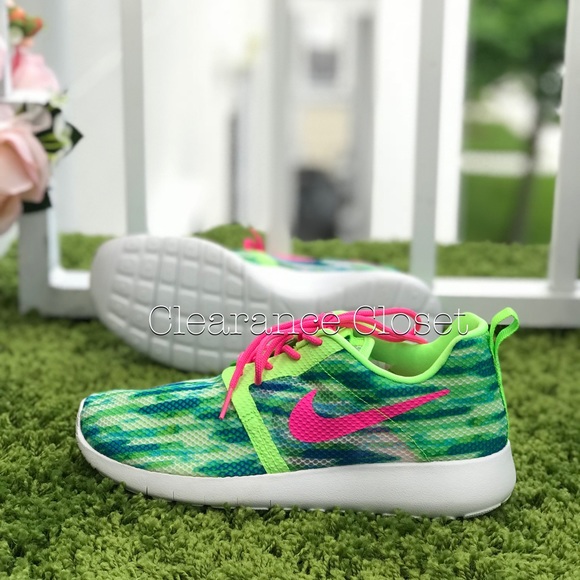 NWT Nike Rosherun Flight Weight GS LIME WMNS - Picture 4 of 7